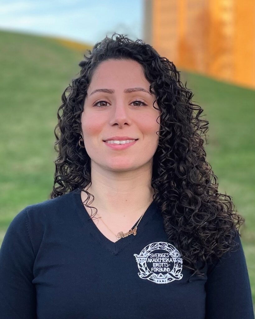 Porträttbild på Paniz Yousefi